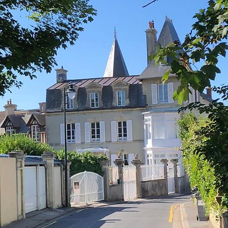 Dday Aviators Le Manoir Hotell Arromanches-les-Bains Exteriör bild