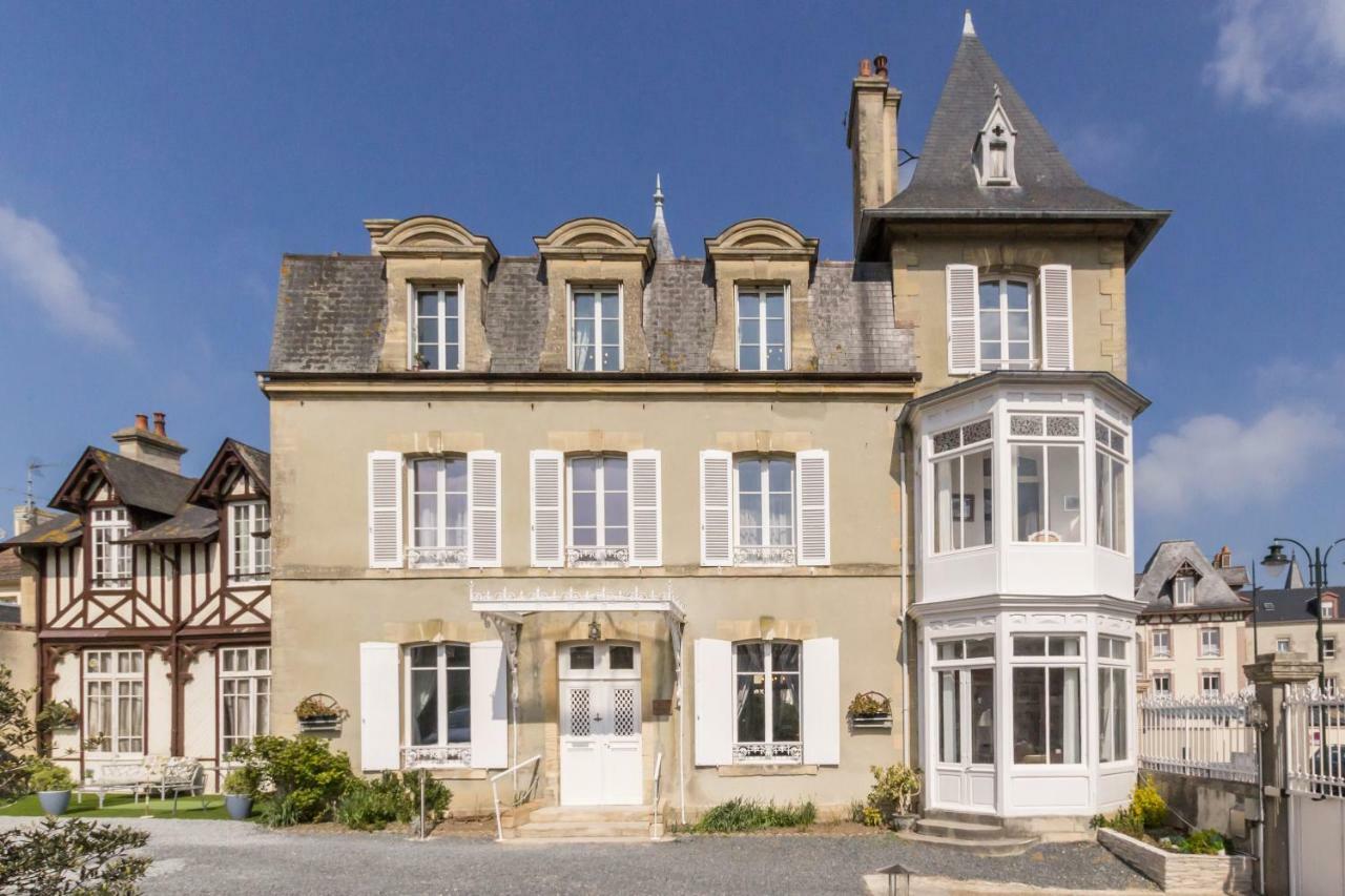 Dday Aviators Le Manoir Hotell Arromanches-les-Bains Exteriör bild